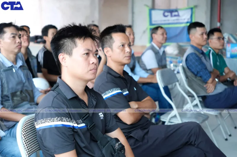 Hình ảnh Ban lãnh đạo CTA Group tham dự buổi Huấn luyện An toàn – Vệ sinh trong công trình