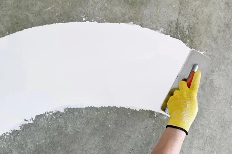 Sơn đã pha nên dùng hết trong vòng 5 ngày và tránh đổ sơn ra môi trường, phải xử lý đúng quy định.