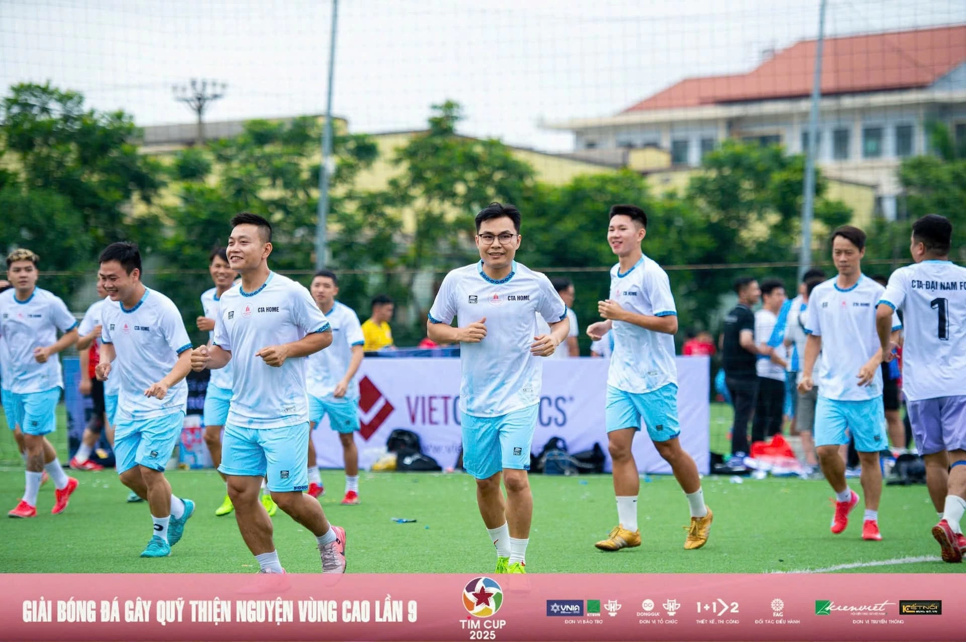 Hình ảnh đội bóng CTA Việt Nam đang tham gia tại Lễ Bế Mạc TIM CUP 2025 