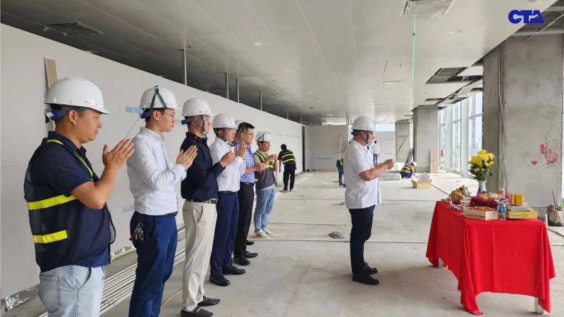 Hình ảnh được ghi lại tại buổi Lễ khởi công, bao gồm Chủ đầu tư và BLĐ & Ban dự án CTA Việt Nam